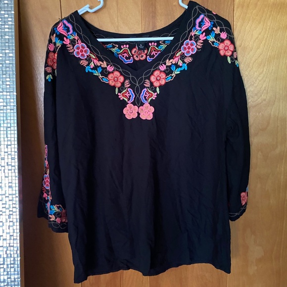 intro. Tops - 💫 Black 3/4 Bell Sleeve Neon Embroidery Blouse